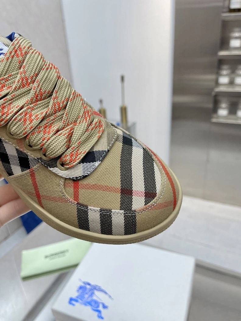 Bxrbxrry Sneakers Vibrant 114846