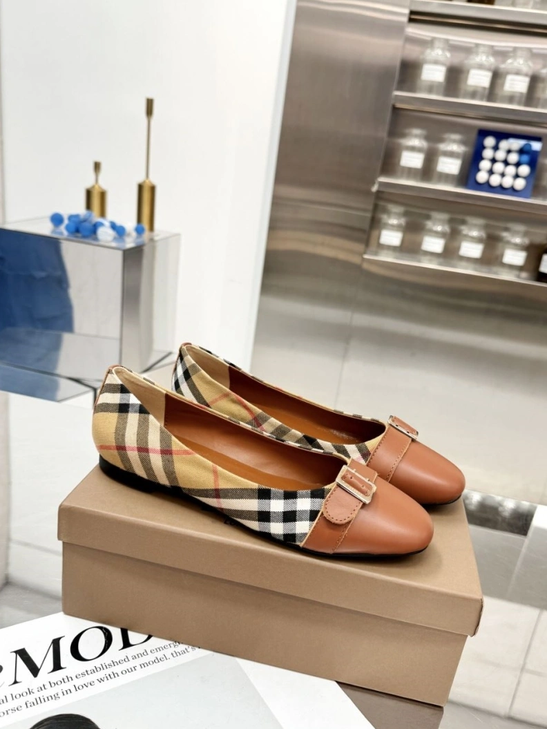 Refined Bxrbxrry Flat Shoes 114905
