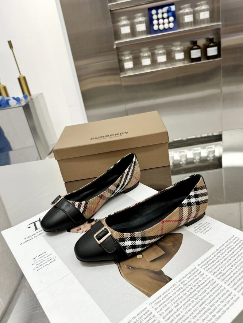 Bxrbxrry Flat Shoes DailyWear 114900