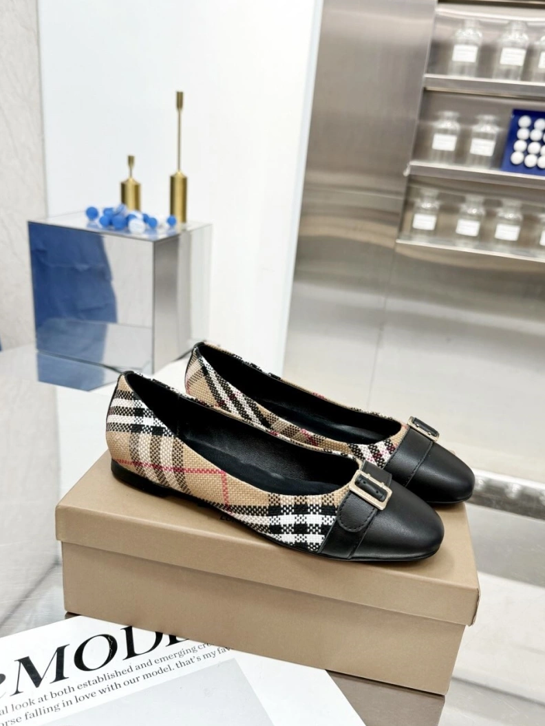 Bxrbxrry Flat Shoes DailyWear 114900