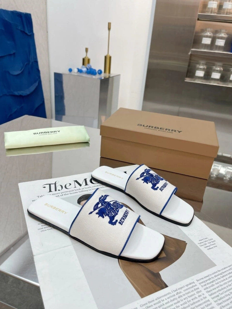 EasyMatch Bxrbxrry Slippers 114867