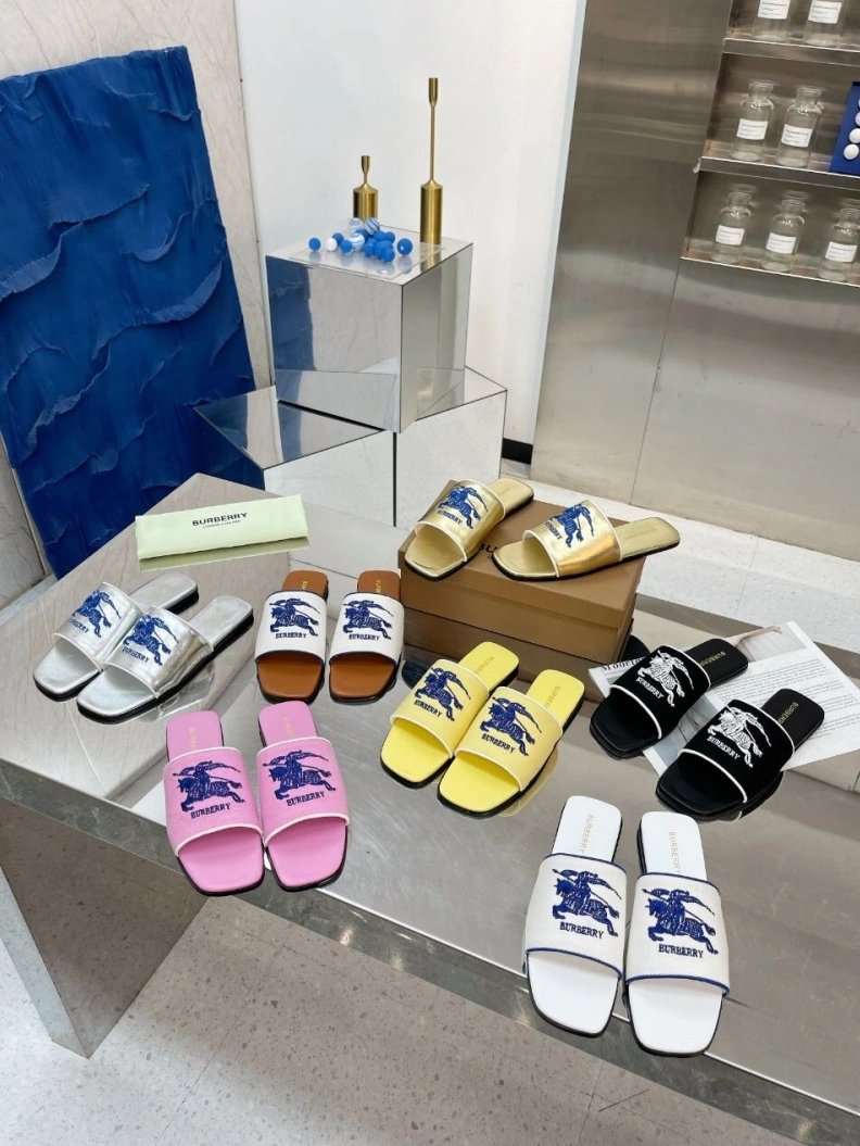 EasyMatch Bxrbxrry Slippers 114867
