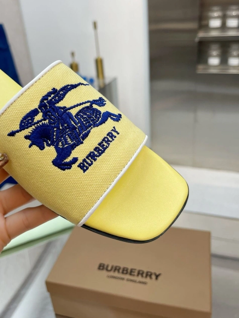 AllSeason Bxrbxrry Slippers 114866