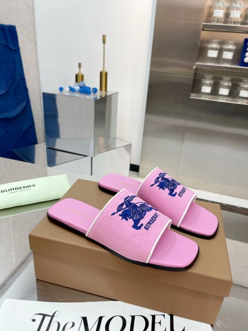 Stylish Bxrbxrry Slippers 114863