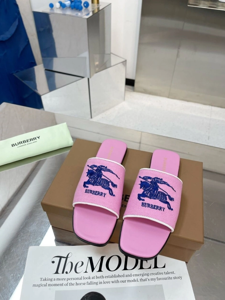 Stylish Bxrbxrry Slippers 114863