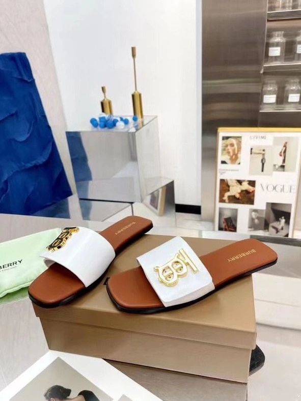 Fashionable Bxrbxrry Slippers 114862