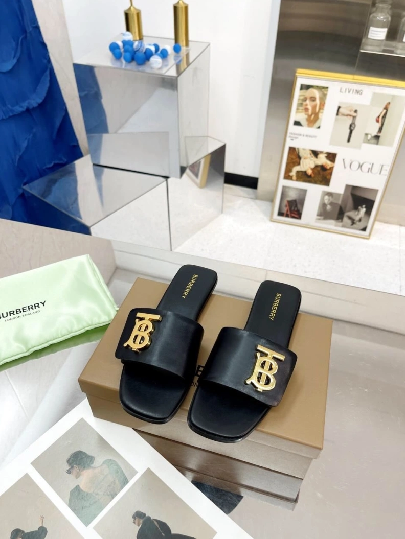 Elegant Bxrbxrry Slippers 114864