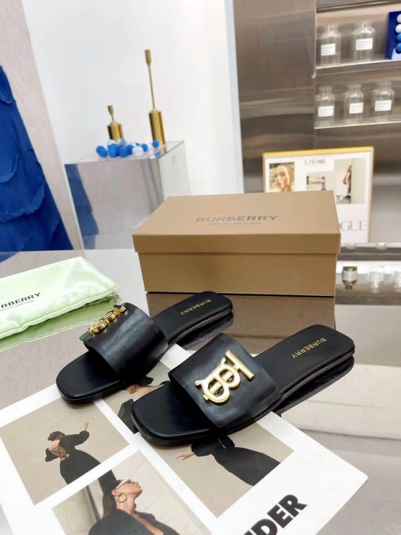 Elegant Bxrbxrry Slippers 114864