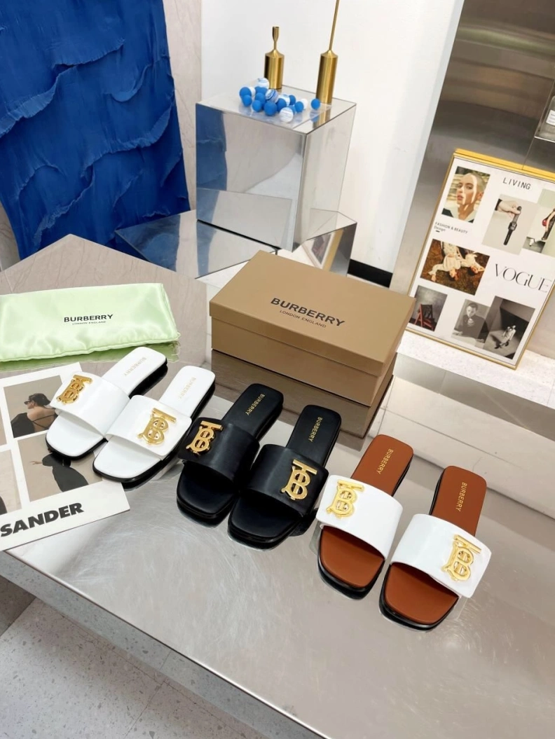 Elegant Bxrbxrry Slippers 114864