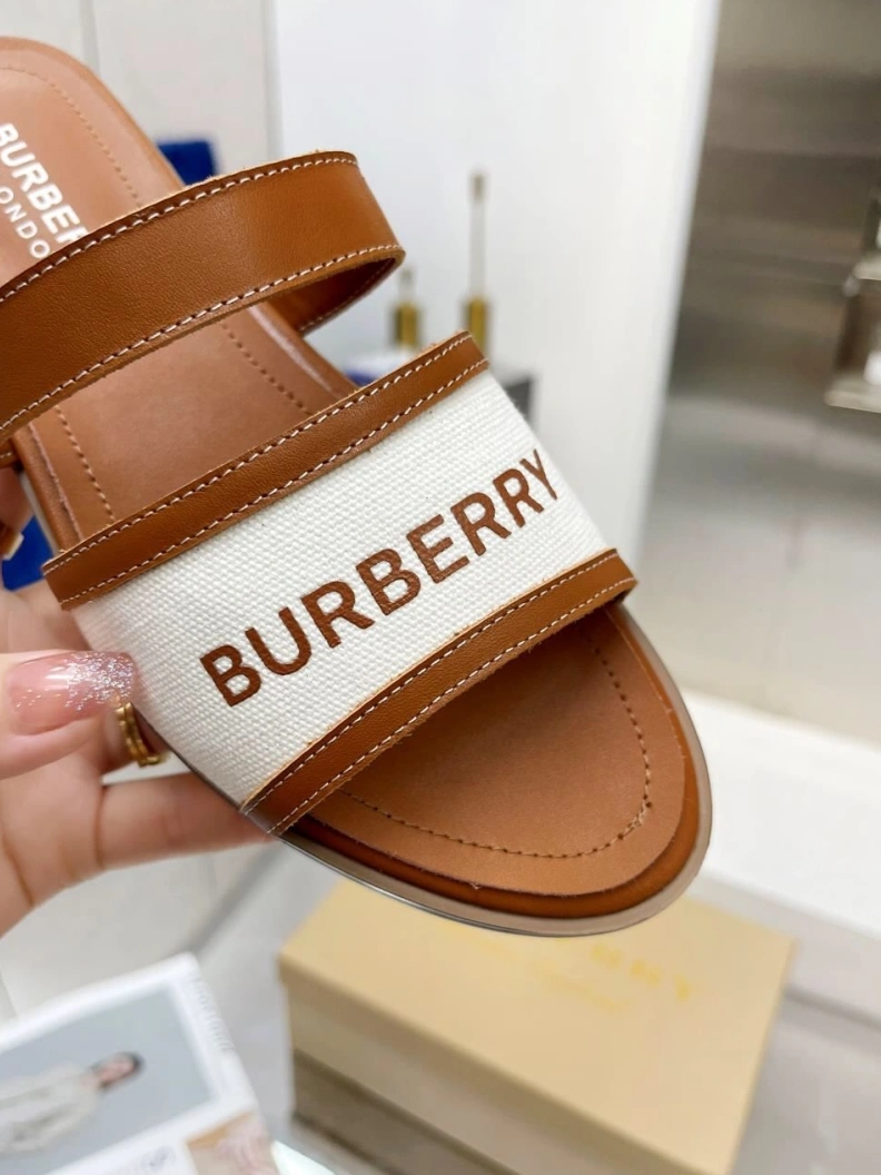 Bxrbxrry Slippers Modern 114858