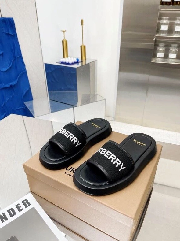 Cozy Bxrbxrry Slippers 114855