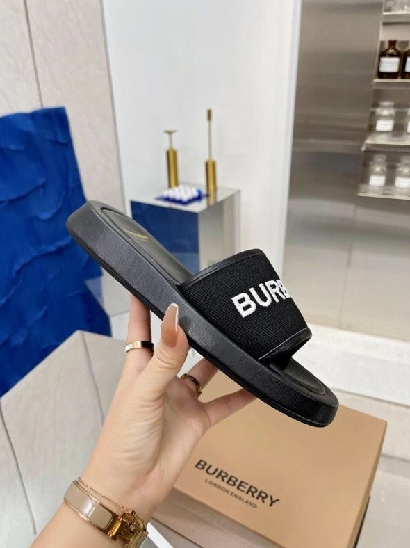 Cozy Bxrbxrry Slippers 114855