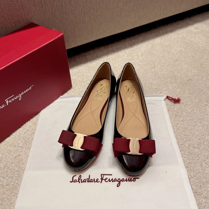 Bold Vxlxntino flat shoes 229864