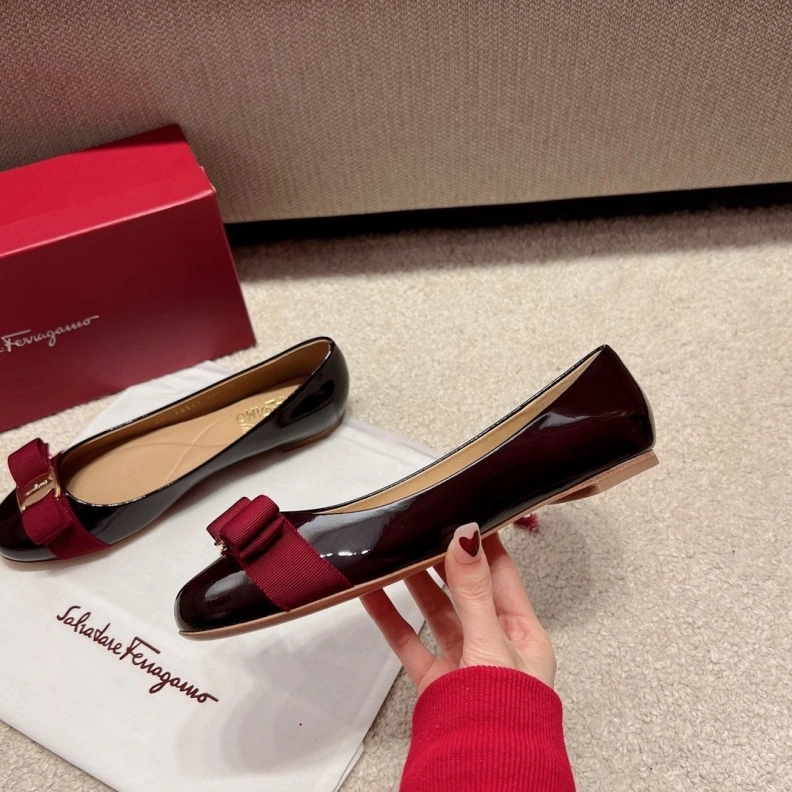 Bold Vxlxntino flat shoes 229864