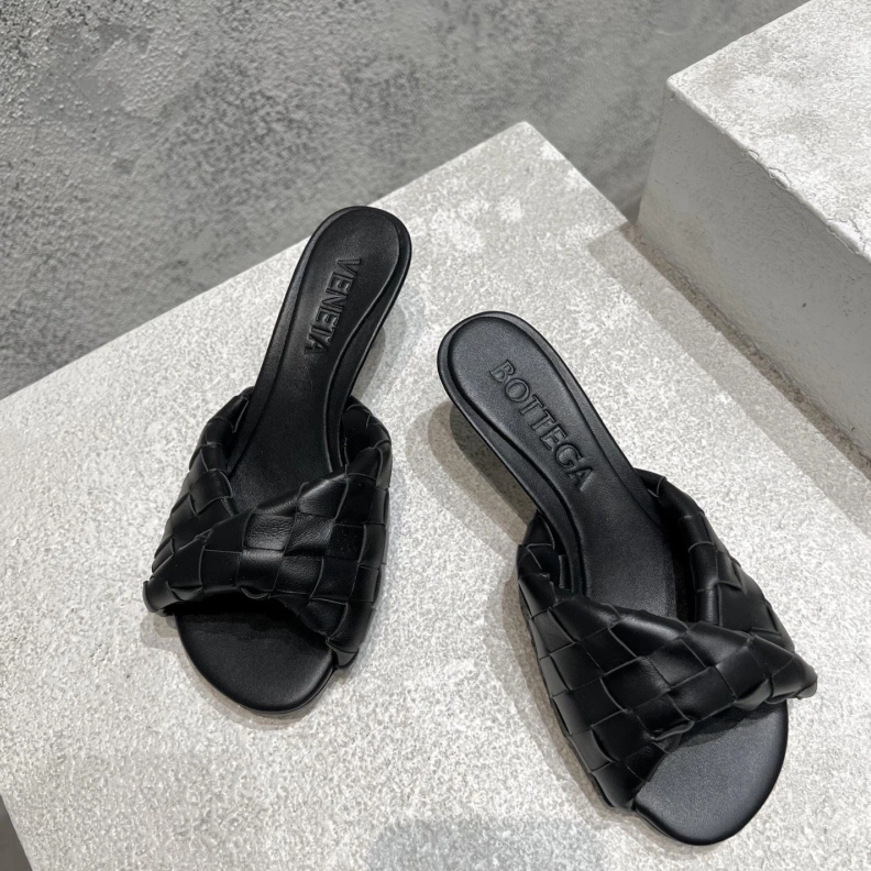 Resilient Bxttxga Vxnxta Slippers 112614