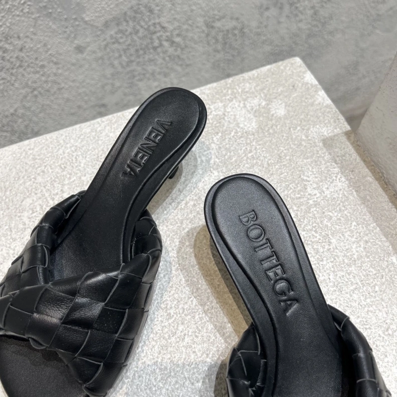 Resilient Bxttxga Vxnxta Slippers 112614