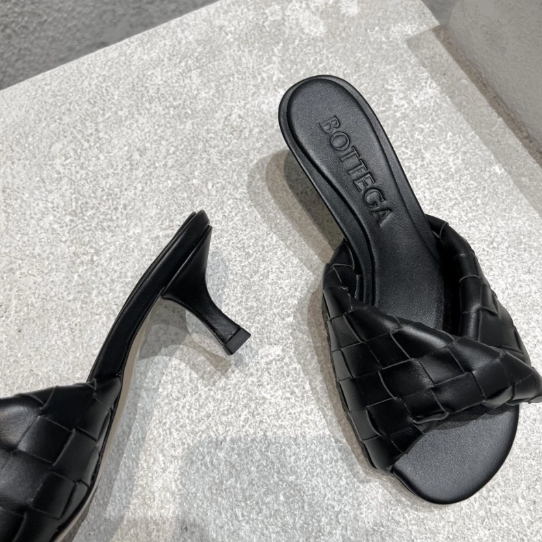 Resilient Bxttxga Vxnxta Slippers 112614