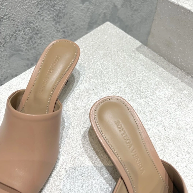 WellDesigned Bxttxga Vxnxta Sandals 112639
