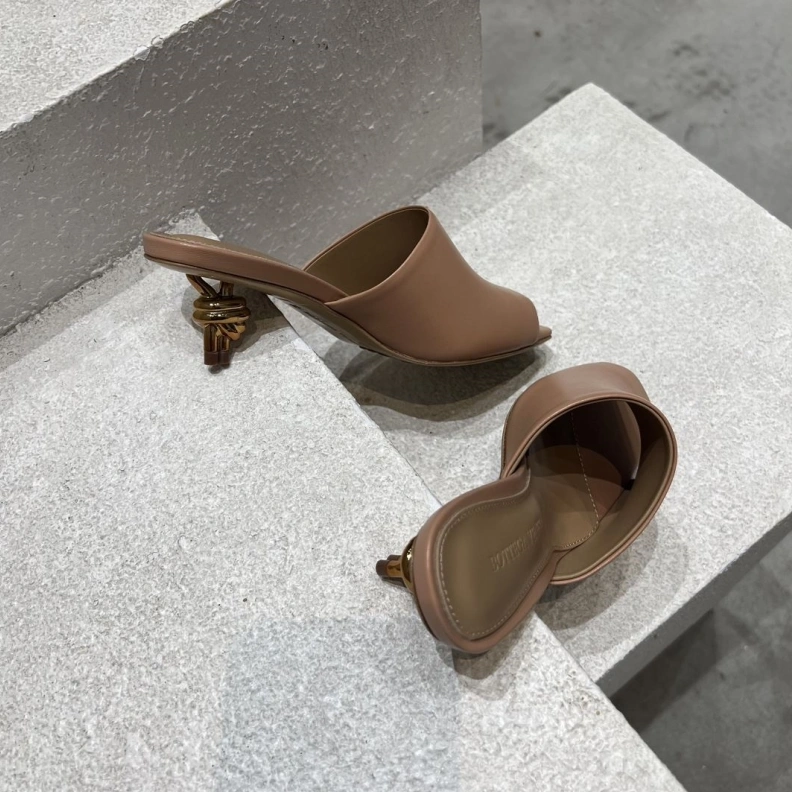WellDesigned Bxttxga Vxnxta Sandals 112639