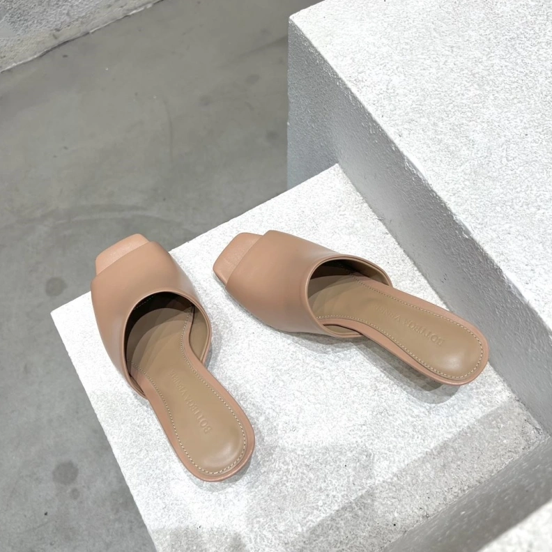 WellDesigned Bxttxga Vxnxta Sandals 112639