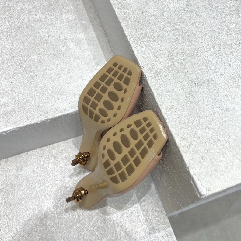 WellDesigned Bxttxga Vxnxta Sandals 112639