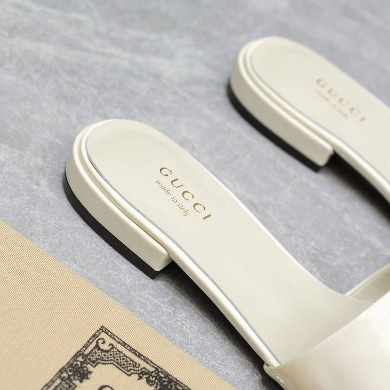 Cozy Gxccx Slippers 157390