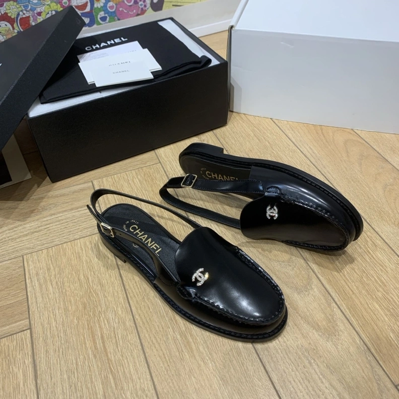 Cozy Chxnxl Sandals 120407