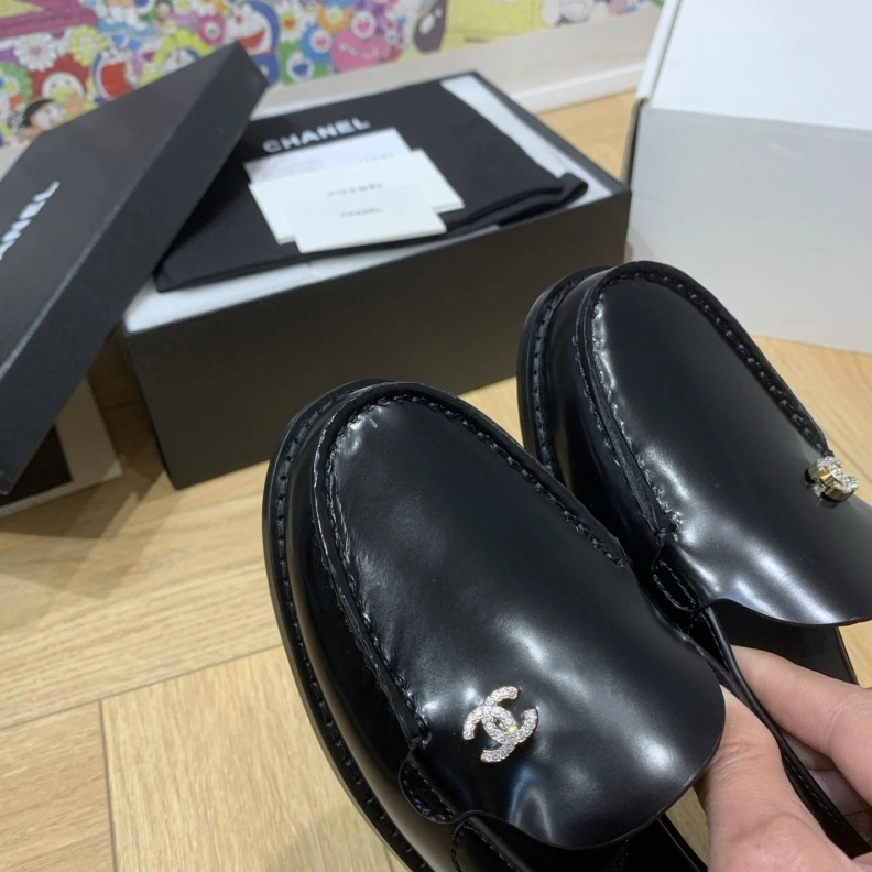 Cozy Chxnxl Sandals 120407