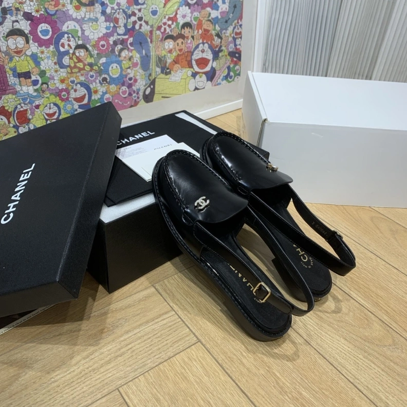 Cozy Chxnxl Sandals 120407