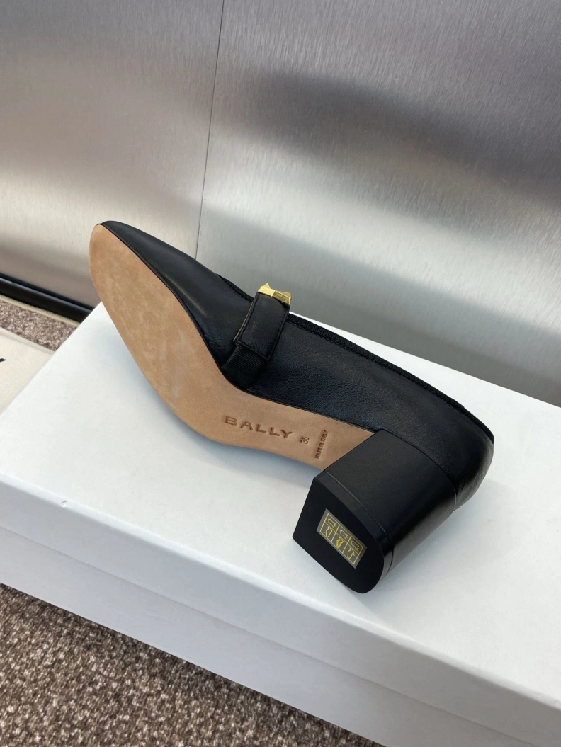 Minimalist Othxr flat shoes 212475