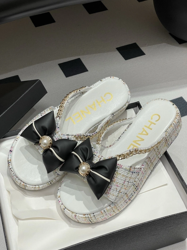Functional Chxnxl Slippers 119827