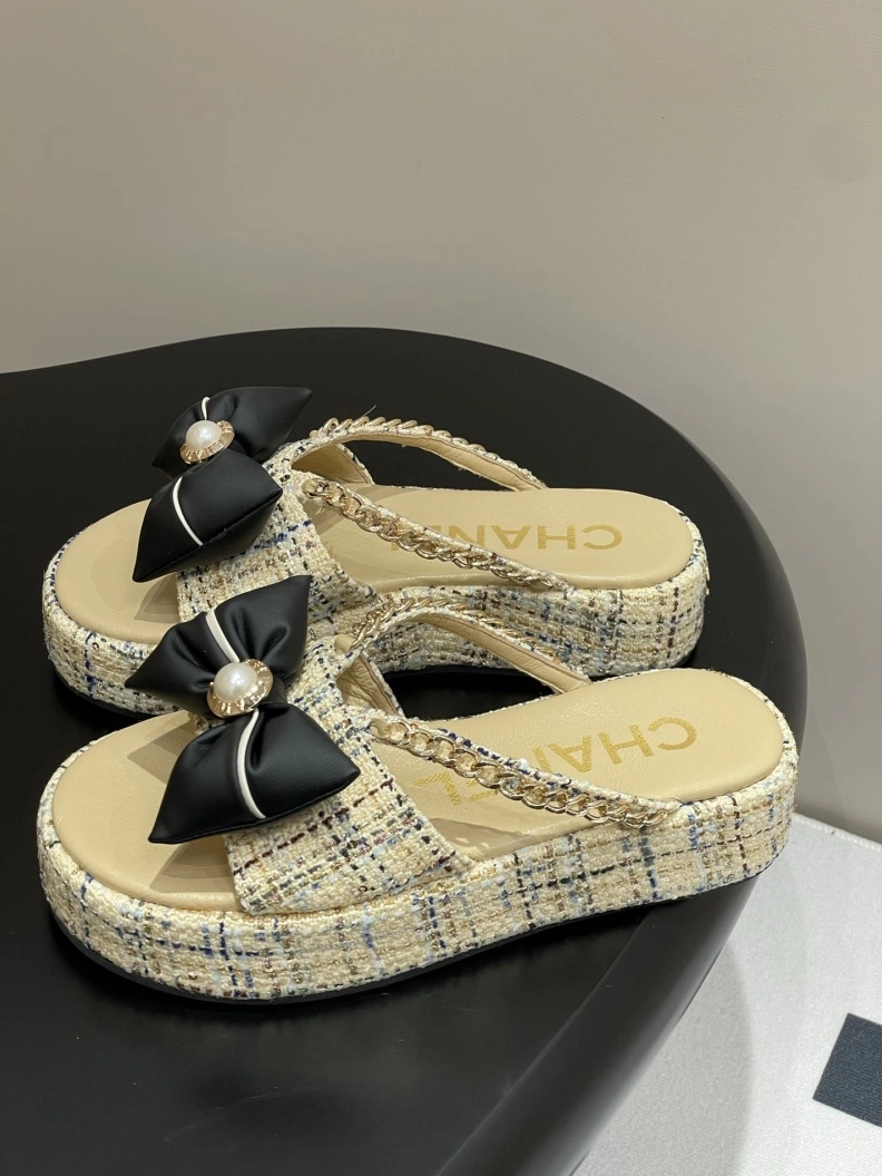 Flexible Chxnxl Slippers 119831