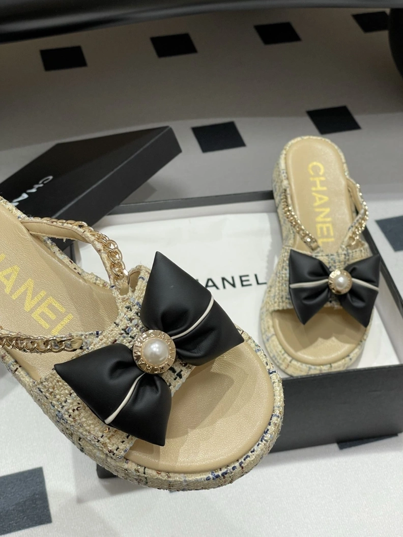 Flexible Chxnxl Slippers 119831