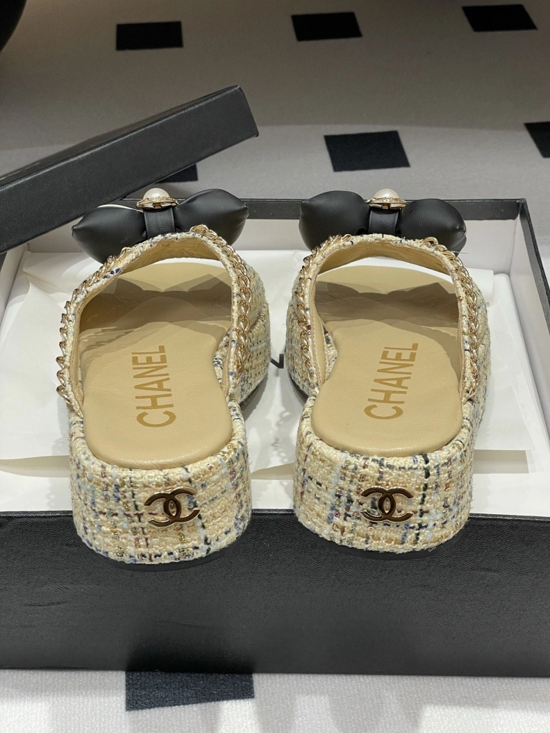 Flexible Chxnxl Slippers 119831