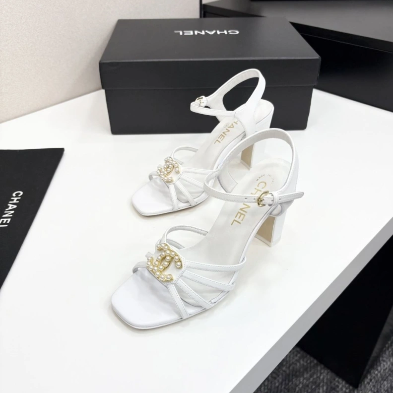 Vibrant Chxnxl Sandals 120406