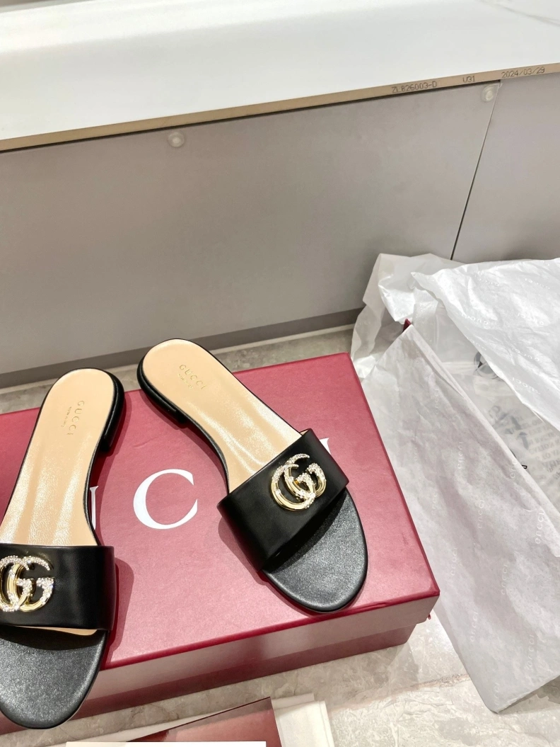Efficient Gxccx Slippers 157376