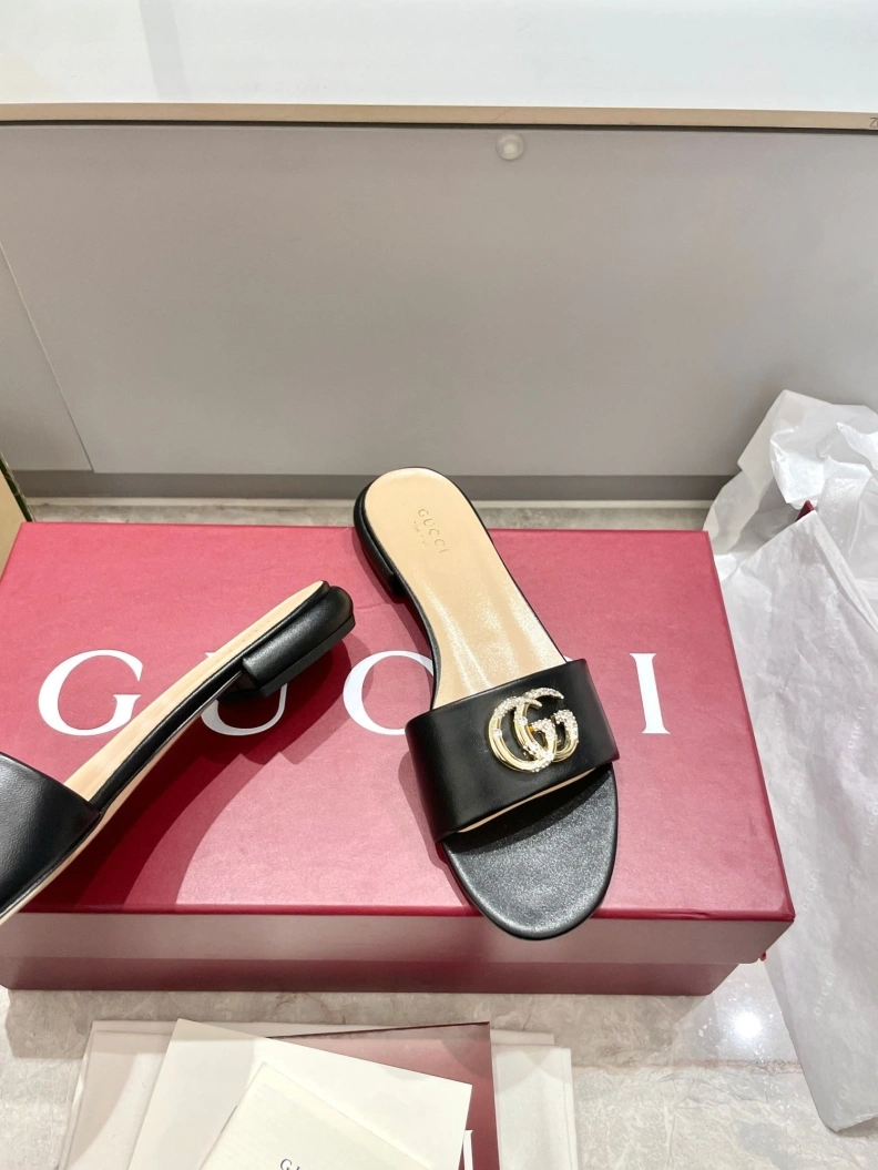 Efficient Gxccx Slippers 157376