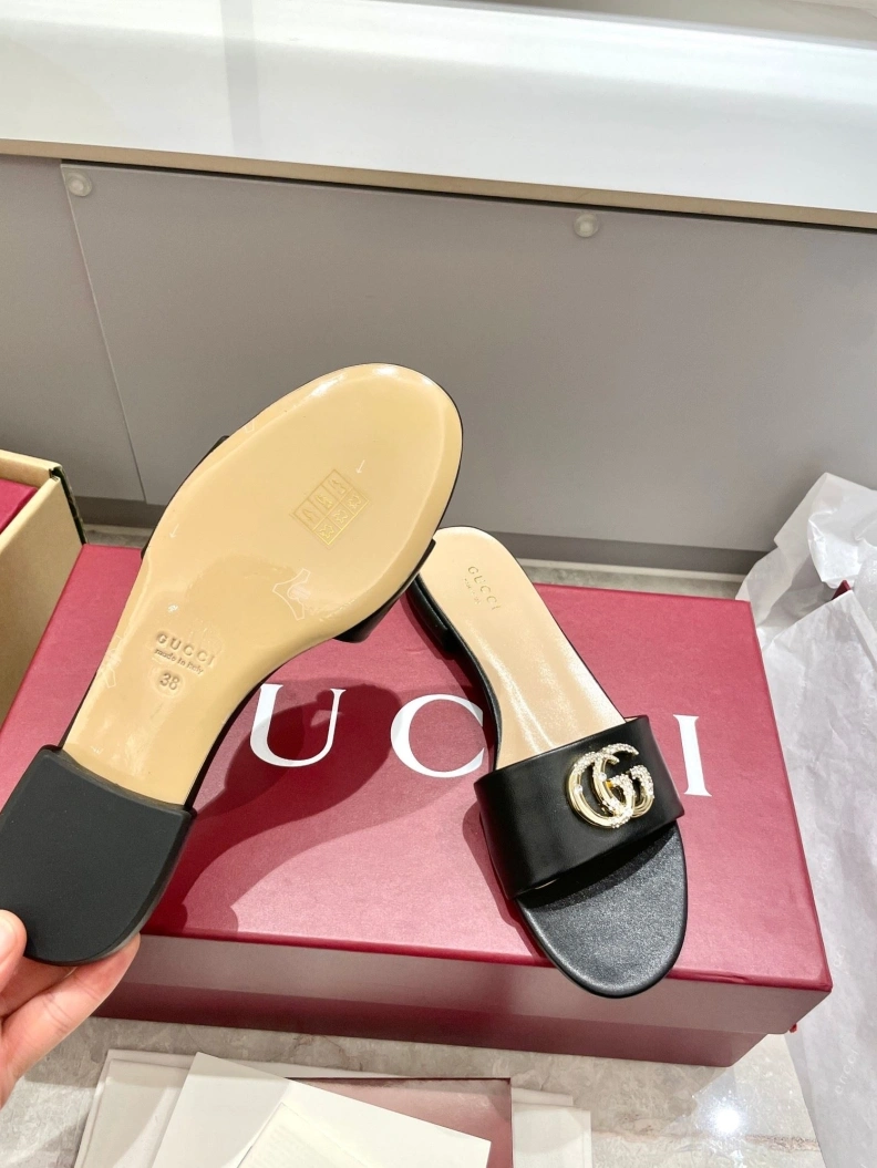 Efficient Gxccx Slippers 157376