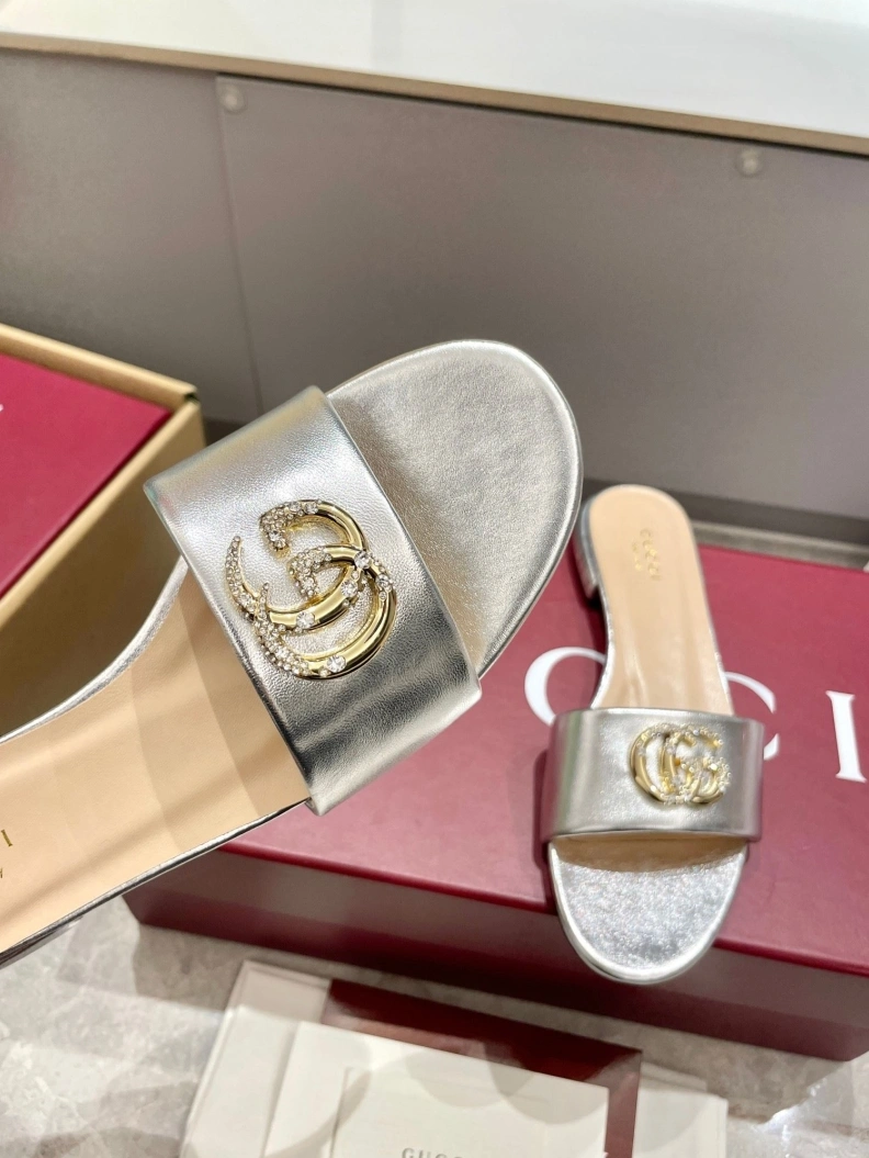 Minimalist Gxccx Slippers 157379