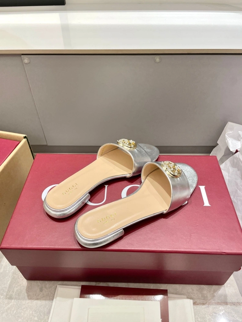 Minimalist Gxccx Slippers 157379