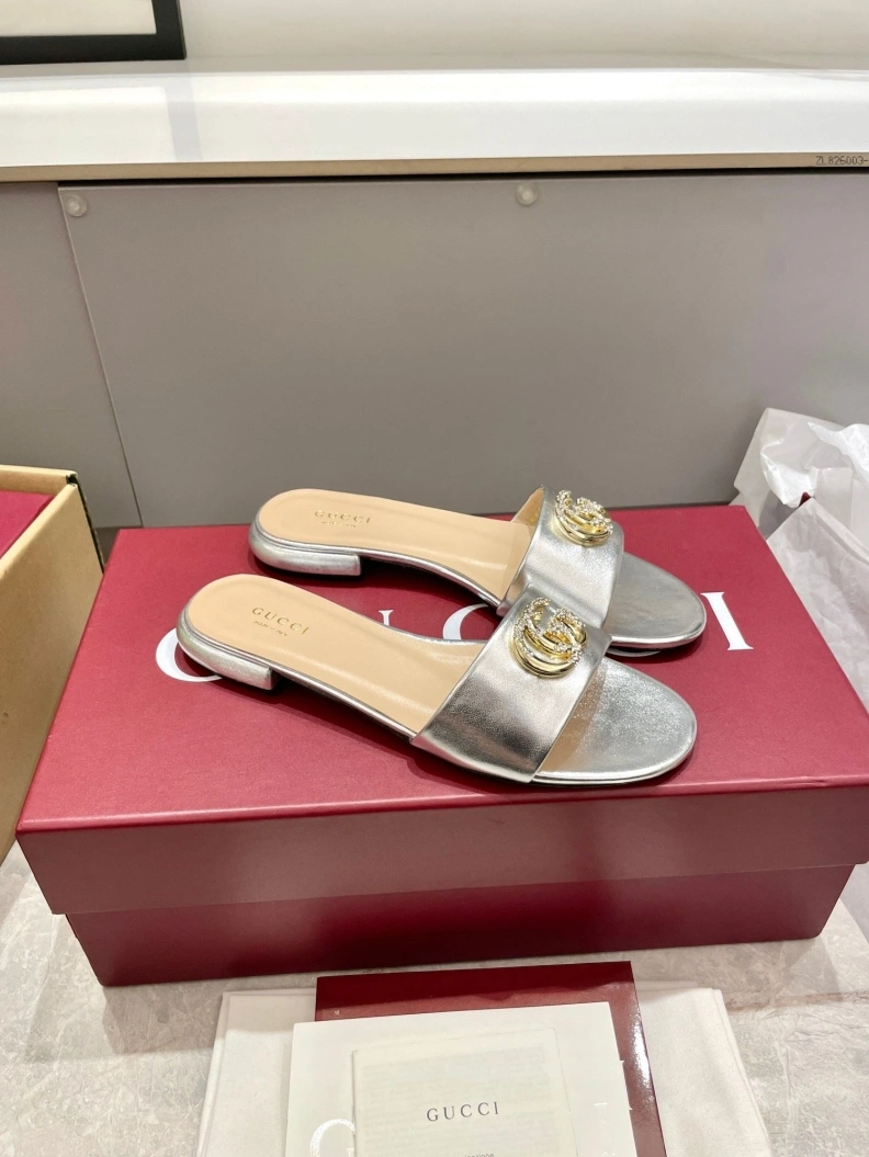 Minimalist Gxccx Slippers 157379