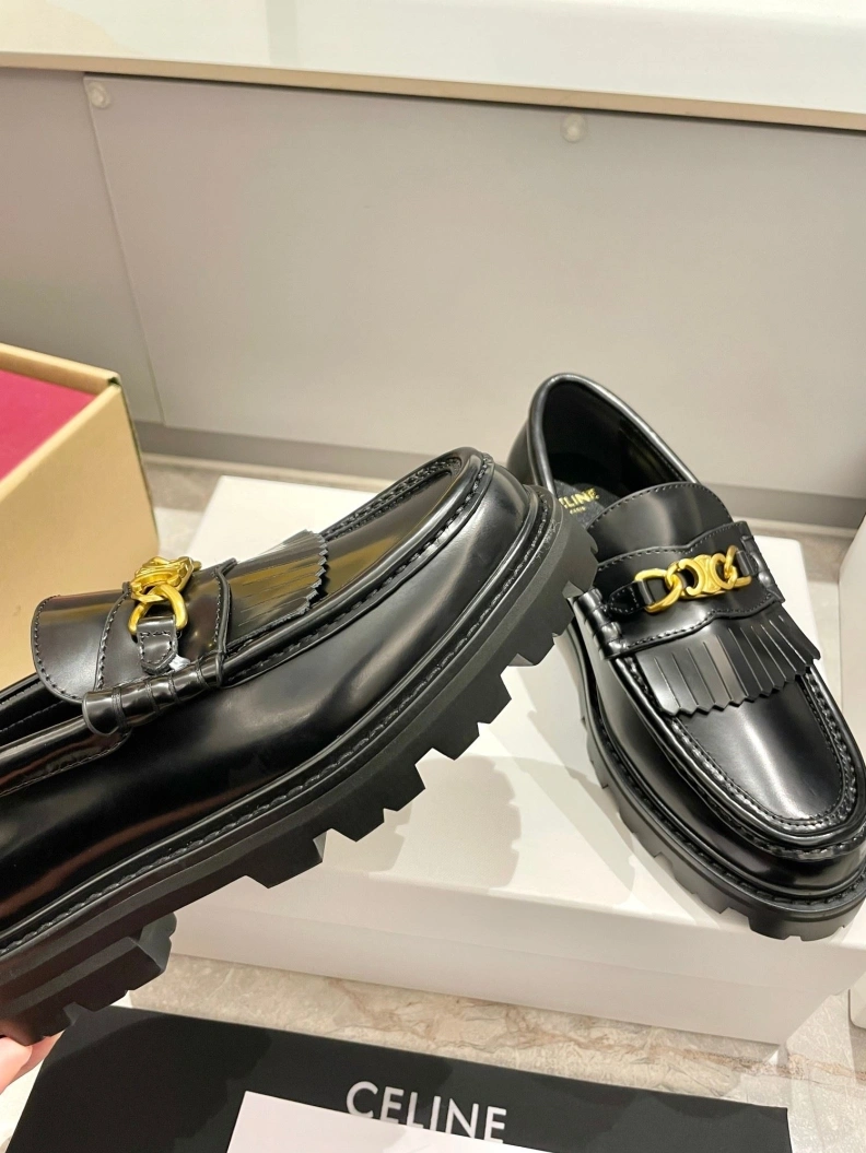 Elegant Cxlxne Leather Shoes 116159