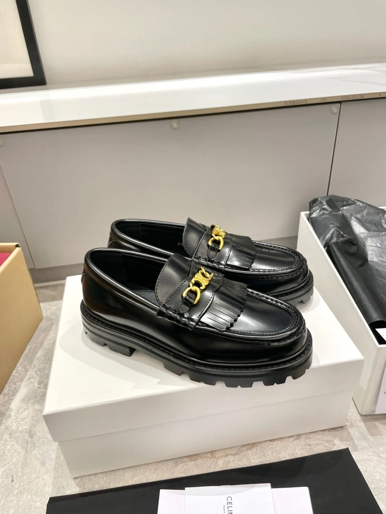 Elegant Cxlxne Leather Shoes 116159