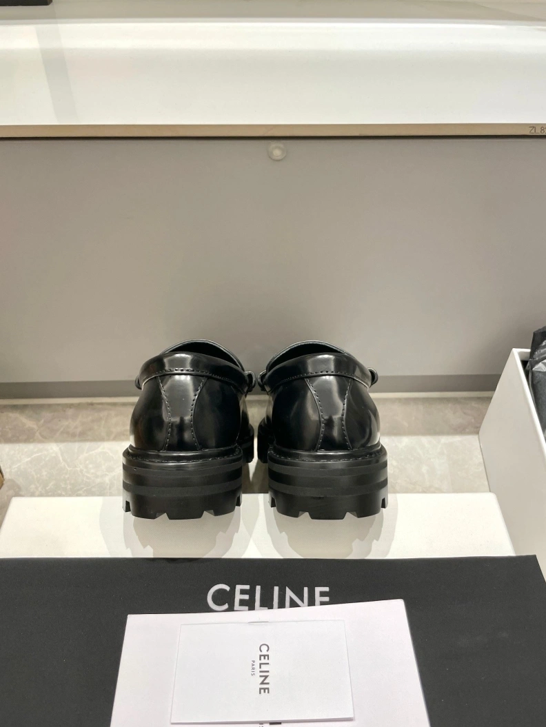 Elegant Cxlxne Leather Shoes 116159