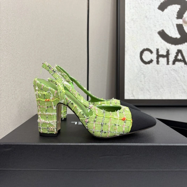Classic Chxnxl Sandals 120373