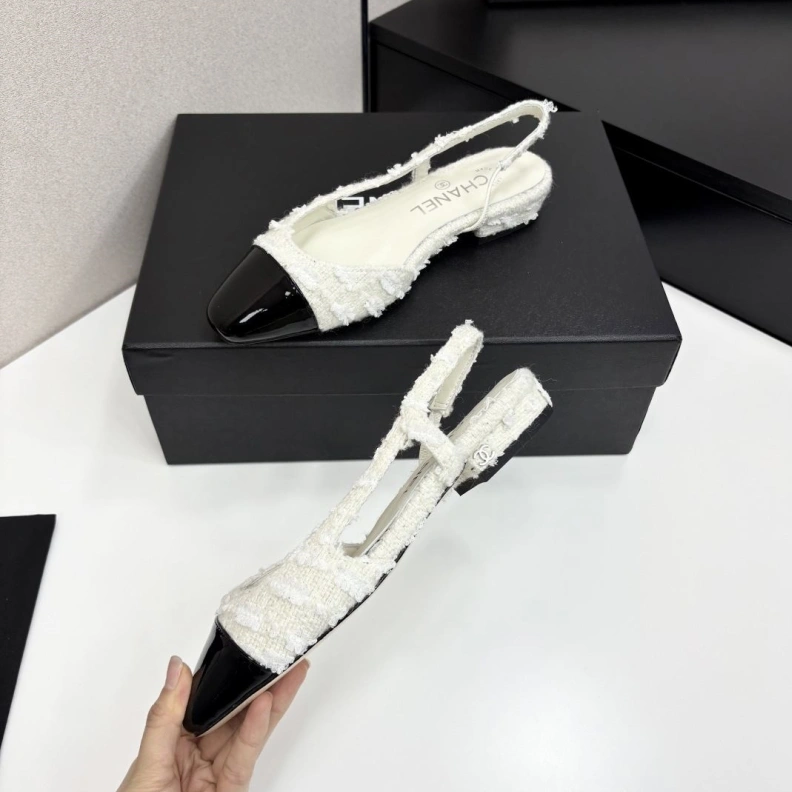 Bold Chxnxl Sandals 120394