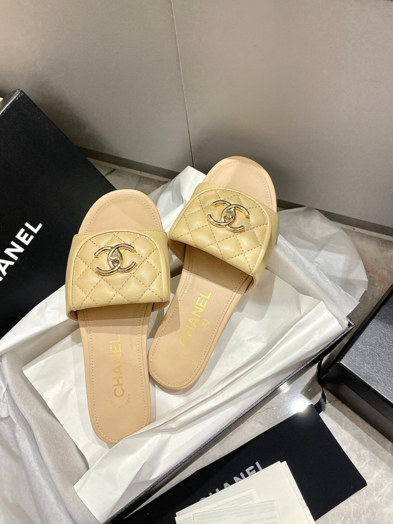 Classic Chxnxl Slippers 119828