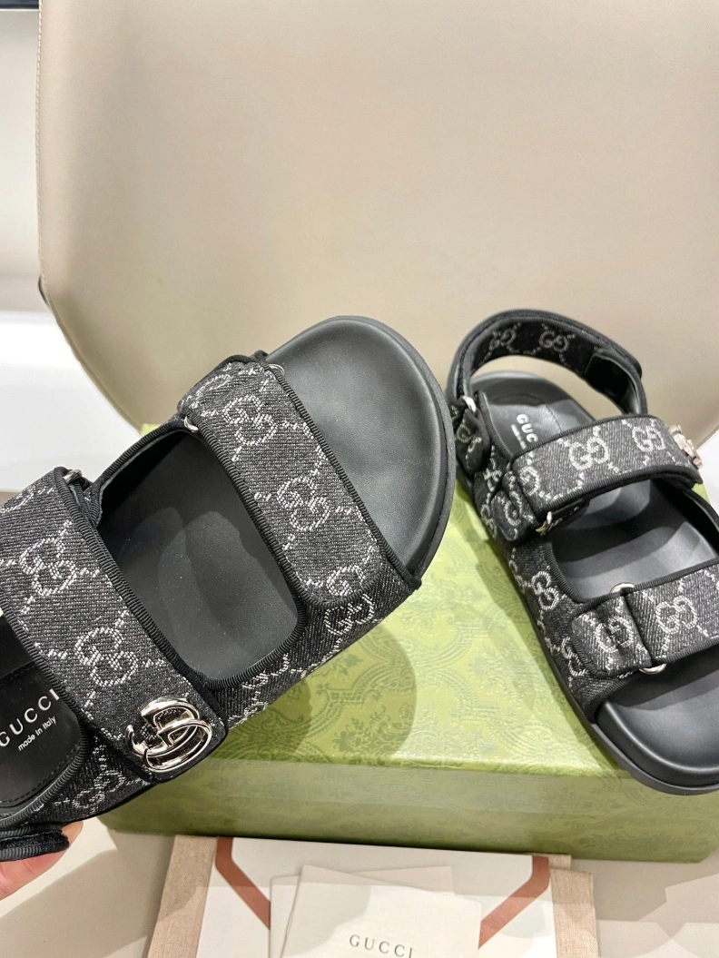 Gxccx Sandals Cozy 157491
