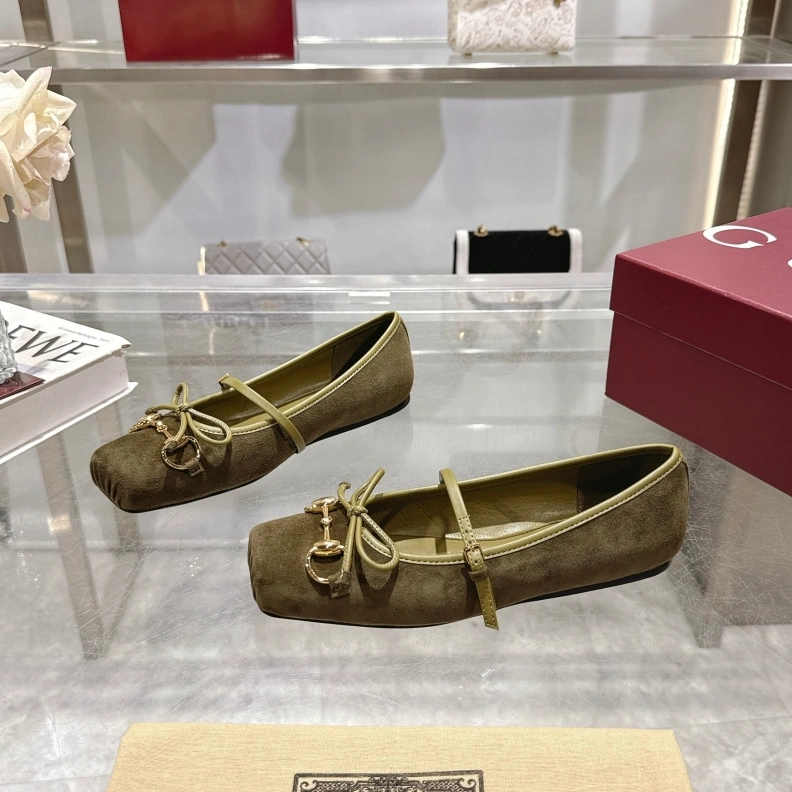 Unique Gxccx Flat Shoes 157655