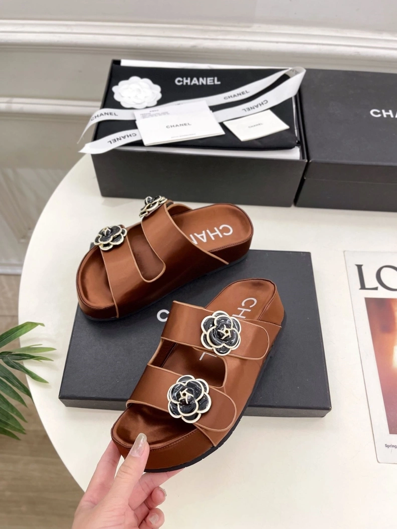 Bold Chxnxl Slippers 119822